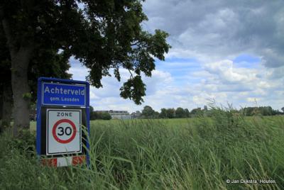 Achterveld is een dorp in grotendeels de provincie Utrecht, streek Eemland, gemeente Leusden (t/m 31-5-1969 gemeente Stoutenburg) en deels de provincie Gelderland, streek Veluwe, gemeente Barneveld.