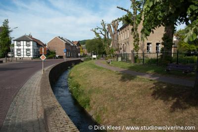 De Mechelderbeek stroomt door Mechelen en mondt uit in de Geul