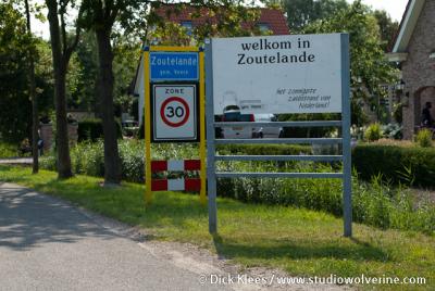 Zoutelande is een dorp en badplaats in de provincie Zeeland, in de streek Walcheren, gemeente Veere. Het was een zelfstandige gemeente t/m 30-6-1966. Per 1-7-1966 over naar gemeente Valkenisse, in 1997 over naar gemeente Veere.