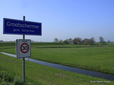 Grootschermer is een dorp in de provincie Noord-Holland, in de streek Kennemerland, gemeente Alkmaar. T/m 31-7-1970 gemeente Zuid- en Noord-Schermer. Per 1-8-1970 over naar gemeente Schermer, in 2015 over naar gemeente Alkmaar.