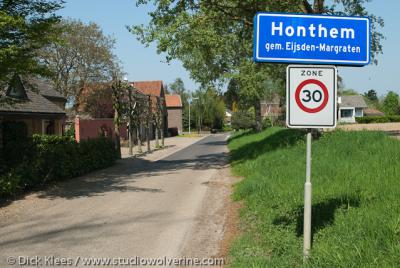 Honthem viel vanouds onder Gronsveld en is sinds 2011 onderdeel van de nieuwe gemeente Eijsden-Margraten