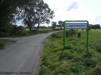 Lagemeeden is een buurtschap in de provincie Groningen, in de streek en gemeente Westerkwartier. T/m 1989 gemeente Aduard. In 1990 over naar gemeente Zuidhorn, in 2019 over naar gemeente Westerkwartier.