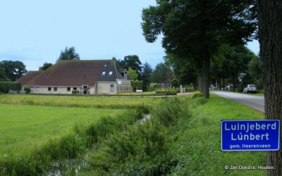 Luinjeberd is een dorp in de provincie Fryslân, gemeente Heerenveen. T/m 30-6-1934 gemeente Aengwirden.