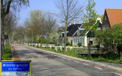 Middenbeemster is een dorp in de provincie Noord-Holland, in de streek Waterland, gemeente Purmerend. T/m 2021 gemeente Beemster. Het was de hoofdplaats van de gemeente Beemster.