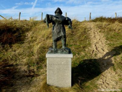 Noordwijk aan Zee, dit monument '150 reddingsjaren' herinnert aan de oprichting van de Noord- en Zuid-Hollandse Reddings Maatschappij KNZHRM in 1824. De Noordwijkse Reddingsbrigade is 'pas' in 1921 opgericht.