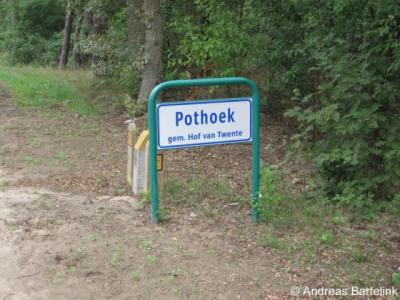 Pothoek heeft sinds 2010 officiële plaatsnaamborden