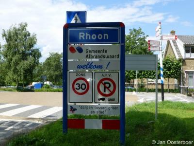 Rhoon is een dorp in de provincie Zuid-Holland, op het voormalige eiland IJsselmonde, gemeente Albrandswaard. Het was een zelfstandige gemeente t/m 1984.