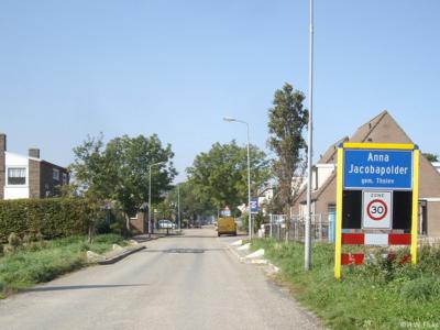 Anna Jacobapolder is een dorp en polder in de provincie Zeeland, gemeente Tholen, in de bestuurlijke Regio West-Brabant. T/m 1994 gemeente Sint Philipsland.