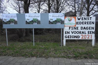 De gemeente Haaren is per 1-1-2021 opgeheven en verdeeld over 4 omliggende gemeenten. Het dorp Biezenmortel is naar de gemeente Tilburg overgegaan. Op deze billboards bedanken ze voor '25 jaar Haaren'.
