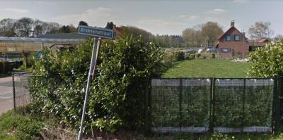 Brakkenstraat is een buurtschap in de provincie Noord-Brabant, in de regio West-Brabant, en daarbinnen in de streek Baronie en Markiezaat, gemeente Etten-Leur. (© Google StreetView)