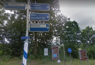 De Weerd is een buurtschap in de provincie Limburg, gemeente Roermond. De buurtschap valt onder de stad Roermond. De buurtschap heeft geen plaatsnaamborden, zodat je slechts aan de gelijknamige straatnaambordjes kunt zien dat je er bent aangekomen.