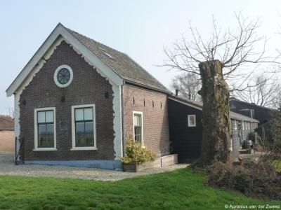 Buurtschap Diemerbroek heeft 1 gemeentelijk monument, zijnde de hoeve uit 1873 op huisnr. 44a.