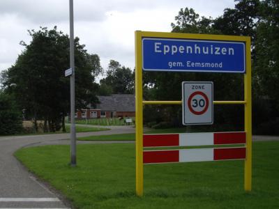 Eppenhuizen is met slechts ca. 80 inwoners het kleinste dorp van de gemeente Eemsmond (© H.W. Fluks)