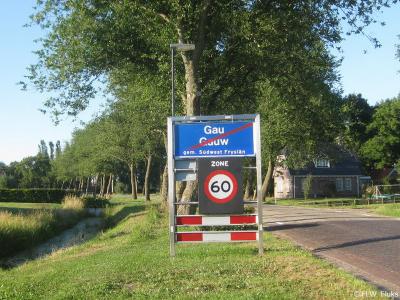 Gauw is een dorp in de provincie Fryslân, gemeente Súdwest-Fryslân. T/m 2010 gemeente Wymbritseradiel.