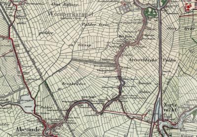 Op deze kaart, uit ca. 1925, is goed te zien dat de bebouwing langs de weg en waterloop Gein voor het N deel, onder de gemeente Weesperkarspel, bekend stond als buurtschap Het Gein, en het Z deel, onder de gemeente Abcoude, als buurtschap Vinkenbuurt.