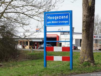 Hoogezand is een dorp in de provincie Groningen, in de streek Veenkoloniën, gemeente Midden-Groningen. Het was een zelfstandige gemeente t/m 31-3-1949. Per 1-4-1949 over naar gemeente Hoogezand-Sappemeer, in 2018 over naar gemeente Midden-Groningen.