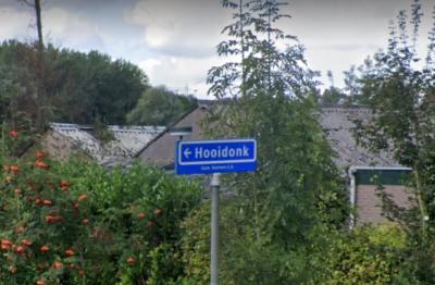 Hooidonk is een buurtschap in de provincie Noord-Brabant, in deels de streek Kempen, gemeente Nuenen, Gerwen en Nederwetten, deels in de gemeente Son en Breugel. De buurtschap valt deels onder het dorp Breugel, deels onder het dorp Nederwetten.