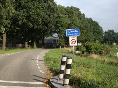 IJzerlo is een buurtschap in de provincie Gelderland, in de streek Achterhoek, gemeente Aalten.