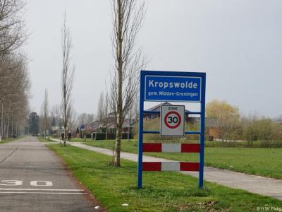 Kropswolde is een dorp in de provincie Groningen, in de streek Veenkoloniën, gemeente Midden-Groningen. T/m 31-3-1949 gemeente Hoogezand. Per 1-4-1949 over naar gemeente Hoogezand-Sappemeer, in 2018 over naar gemeente Midden-Groningen.