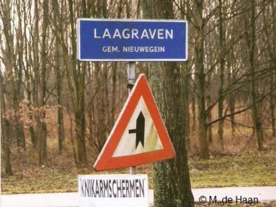 Laagraven is deels een buurtschap, deels een bedrijventerrein in de provincie Utrecht, in de regio Kromme Rijnstreek, gemeente Nieuwegein. T/m 30-6-1971 gemeente Jutphaas. Het gebied Laagraven-Oost valt ook deels onder de gemeente Houten.