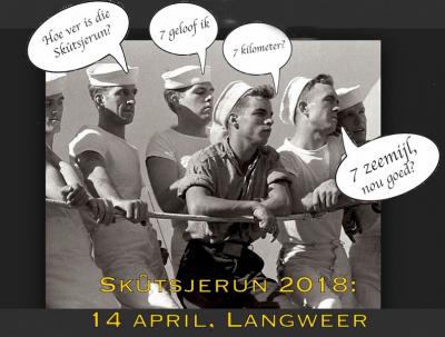 Op een zaterdag half april is er in Langweer jaarlijks de Langwarder Skûtsjerun. Het evenement valt samen met de start van het watersportseizoen. (© www.skutsjerun.com)