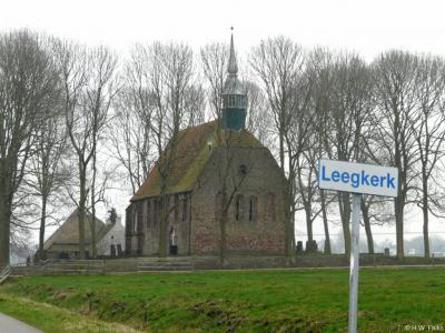 Leegkerk is een dorp in de provincie Groningen, in de streek Westerkwartier, gemeente Groningen. T/m 1968 gemeente Hoogkerk. Leegkerk heeft overigens niets met een 'lege kerk' te maken. Waar het wél mee te maken heeft, kun je lezen in het hoofdstuk Naam.