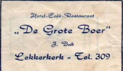 Het vroegere hotel-café-restaurant De Grote Boer in Lekkerkerk is genoemd naar een beroemde 17e-eeuwse inwoner. Hoe dat zit, kun je lezen in het hoofdstuk Geschiedenis.