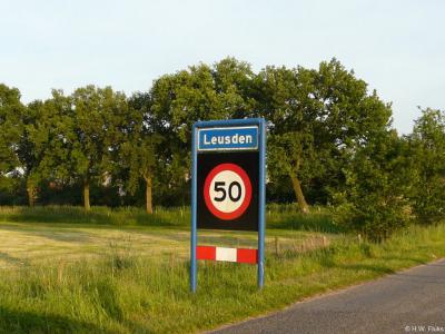 Leusden is een dorp en gemeente in de provincie Utrecht, in de streek Eemland, maar ligt ook deels in de Gelderse Vallei en op de Utrechtse Heuvelrug.