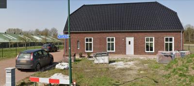 Loo is een buurtschap in de provincie Noord-Brabant, in de regio Noordoost-Brabant, gemeente Bernheze. T/m 1993 gemeente Nistelrode. De buurtschap valt onder het dorp Nistelrode. (© Google StreetView)