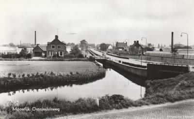 Maasdijk, ansichtkaart van de Oranjesluisweg