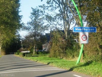 Meedhuizen is een dorp in de provincie Groningen, in de streek Hoogeland, gemeente Eemsdelta. T/m 2020 gemeente Delfzijl.