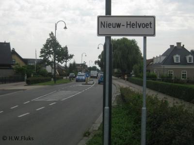 Nieuw-Helvoet is een 'dorp in de stad'* in de provincie Zuid-Holland, in de streek Voorne-Putten, gemeente Hellevoetsluis. Het was een zelfstandige gemeente t/m 1959.
