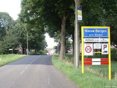 Nieuw Bergen is een dorp in de provincie Limburg, in de regio Noord-Limburg, gemeente Bergen LB. Het is de hoofdplaats van de gemeente.