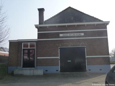De openbare school in het kleine dorp Papekop is al in 1922 opgeheven. De School met den Bijbel ‘Eliëzer’ (Papekopperstraatweg 11) heeft het nog tot 1995 volgehouden.