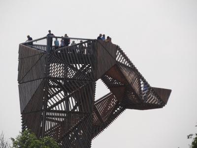 De uitkijktoren in natuurgebied De Onlanden bij Peize wordt goed gebruikt (© Harry Perton / https://groninganus.wordpress.com/2018/05/20/rondje-zuidlaren-3)