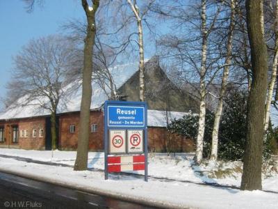 Reusel is een dorp in de provincie Noord-Brabant, in de regio Zuidoost-Brabant, en daarbinnen in de streek Kempen, gemeente Reusel-De Mierden. Het was een zelfstandige gemeente t/m 1996.