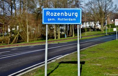 Rozenburg is een dorp en voormalig eiland, bestuurlijk gezien een gebied (t/m 2013: deelgemeente) met een gebiedscommissie, in de provincie Zuid-Holland, gemeente Rotterdam. Het was een zelfstandige gemeente t/m 17-3-2010.