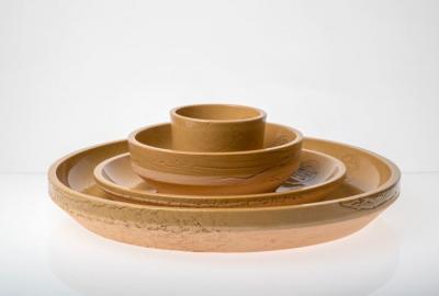 Buurtschap Sopsum geniet een zekere bekendheid bij liefhebbers van aardewerk, omdat hier zeeklei wordt gedolven die o.a. wordt gebruikt voor tegels van Koninklijke Tichelaar in Makkum en kunstenaars hebben er deze gewilde 'Clay Service set' van gemaakt.
