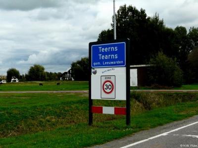 Teerns is een voormalig dorp, tegenwoordig buurtschap in de provincie Fryslân, gemeente Leeuwarden. T/m 1943 gemeente Leeuwarderadeel. Teerns behoort tot de 10 kleinste officiële woonplaatsen van Nederland. Maar het is kennelijk wél een kerntje met Pit!