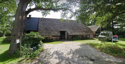 De monumentale boerderij op Terhorst 10 in de gelijknamige buurtschap heeft in 2021 te koop gestaan. (© Google StreetView)