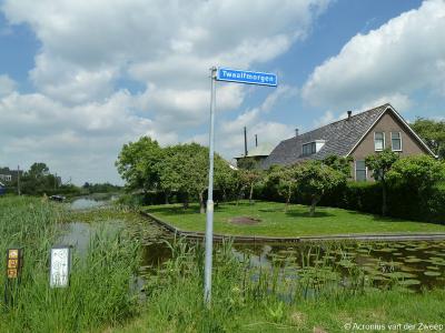 Twaalfmorgen is een buurtschap in de provincie Zuid-Holland, gemeente Bodegraven-Reeuwijk. T/m 2010 gemeente Reeuwijk. De buurtschap Twaalfmorgen heeft geen plaatsnaamborden, zodat je slechts aan de straatnaambordjes kunt zien dat je er bent aangekomen.