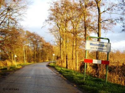 De buurtschap Westerzand valt onder het dorp Sebaldeburen en ligt in de gemeente Westerkwartier (t/m 2018 gemeente Grootegast)