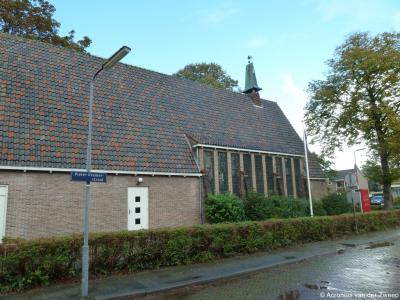 De Hervormde (PKN) kapel in Zuidoostbeemster dateert uit 1951 en heette ook De Kapel. Tegenwoordig heet hij Z-INN en worden er ontzettend veel en zeer uiteenlopende activiteiten georganiseerd. Zie daarvoor het hoofdstuk Bezienswaardigheden.