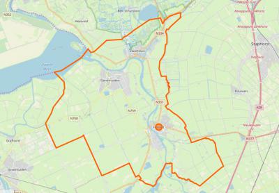 De gemeente Zwartewaterland (= het grondgebied binnen de oranje lijn) is in 2001 ontstaan uit samenvoeging van de gemeenten Genemuiden, Hasselt en Zwartsluis. De naamgever van de gemeente, het Zwarte Water, loopt langs al deze kernen.