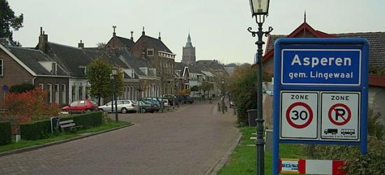Asperen is een dorp in de provincie Gelderland, in de streek Betuwe, gemeente West Betuwe. Het was een zelfstandige gemeente t/m 1985. In 1986 over naar gemeente Lingewaal, in 2019 over naar gemeente West Betuwe.