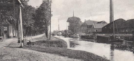 Een ansichtkaart van de buurtschap Bonnermond bij Stadskanaal, ca. 1910, waarover heel veel te vertellen valt. Zie het kopje Geschiedenis.