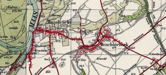 Je kunt het je nu nauwelijks voorstellen, maar tot ver in de 19e eeuw was Brachterbeek nog aanmerkelijk groter dan de hoofdplaats Maasbracht. Op deze kaart, uit ca. 1935, zijn ze ongeveer even groot. De kerk van Brachterbeek is dan net gebouwd (1933).