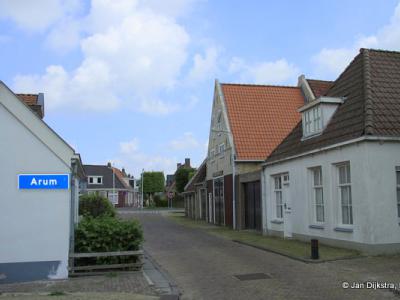Arum is een dorp in de provincie Fryslân, gemeente Súdwest-Fryslân. T/m 2010 gemeente Wûnseradiel.