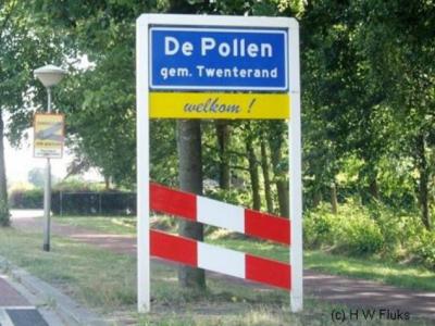 De Pollen is een heus dorp met alles d'r op en d'r an (waaronder een 'bebouwde kom'), maar ligt voor de postadressen 'in' Vriezenveen