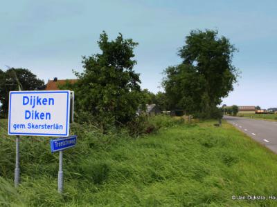 Dijken is een buurtschap in de provincie Fryslân, gemeente De Fryske Marren. T/m 1983 gemeente Doniawerstal. In 1984 over naar gemeente Skarsterlân, in 2014 over naar gemeente De Fryske Marren.